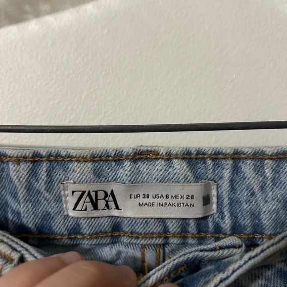 Zara  Straight Leg Light Wash Jeans - Picture 3 of 3